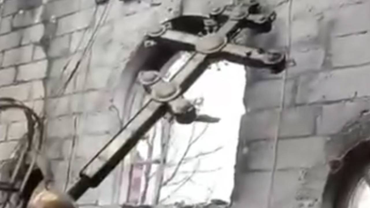 Российский военный на видео показал место ожесточенных боев в Курской области