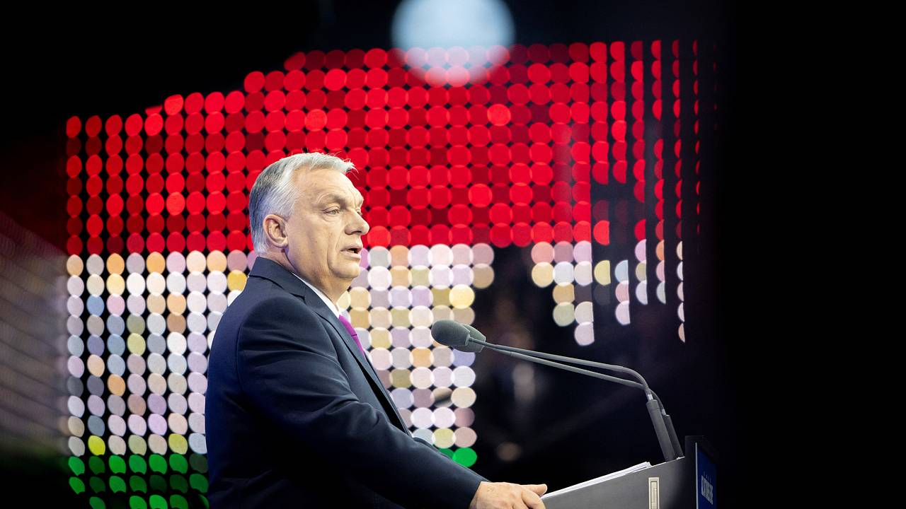 Премьер Венгрии запретил ЛГБТ-парады