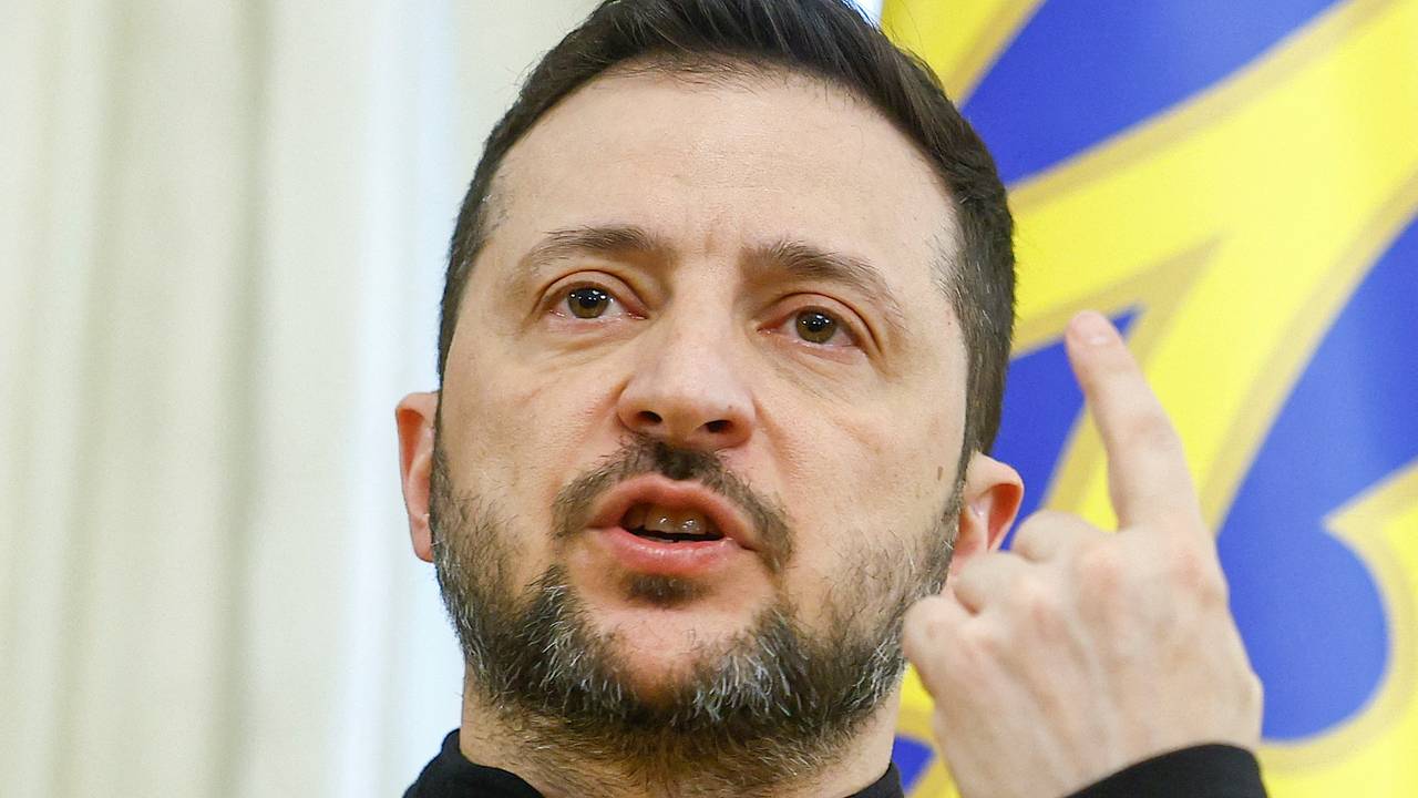 Зеленский ответил на предложение уйти в отставку