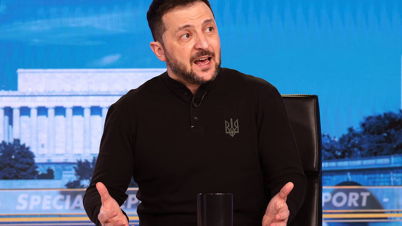 Британский журнал проиллюстрировал отношения Украины и США картинкой Зеленского в доспехах
