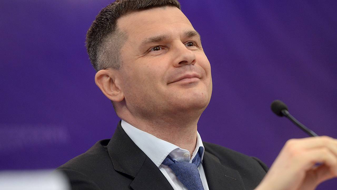 Владельцу аэропорта Домодедово закрыли выезд из России