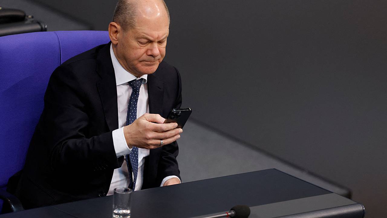 Шольц и Мерц обсудили последствия перепалки Зеленского и Трампа