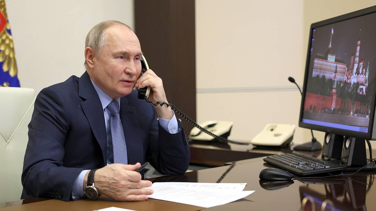 Путин позвонил матери псковского десантника по случаю 25-й годовщины подвига