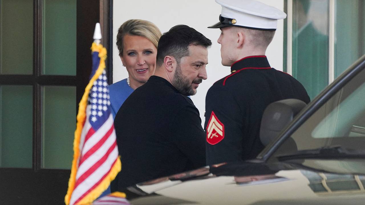 Захарова сравнила Зеленского с голым королем из сказки Андерсена