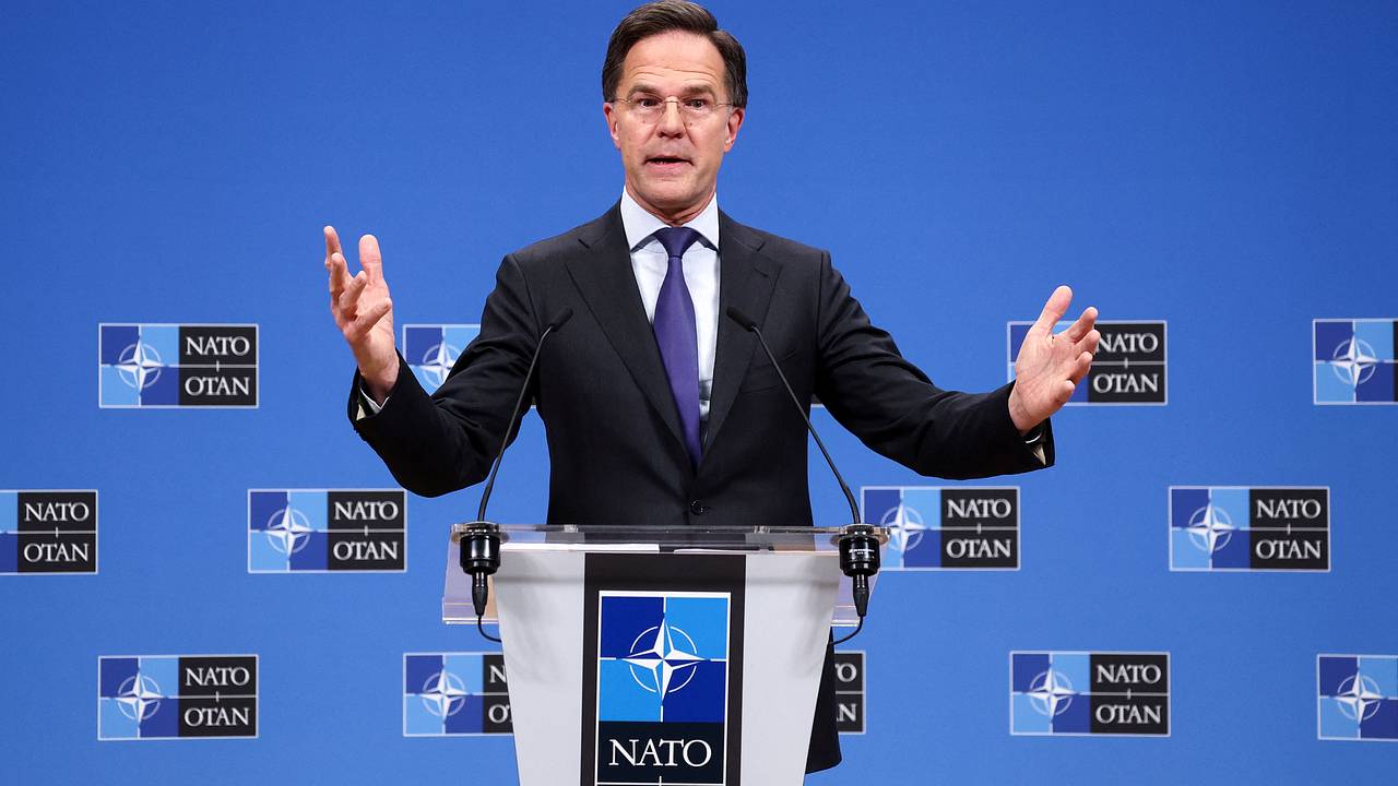 Генсек НАТО призвал Зеленского восстановить отношения с администрацией Трампа