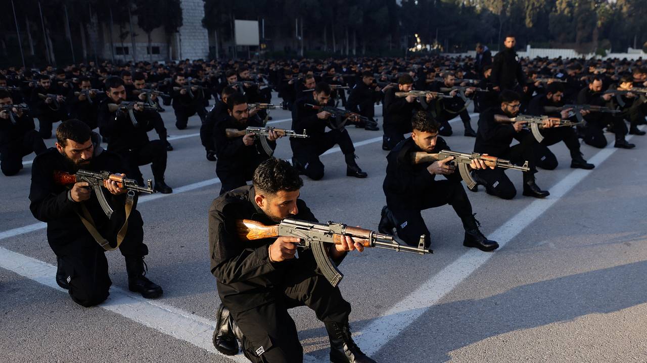 Силы безопасности Сирии вступили в бой с боевиками в пригороде Дамаска