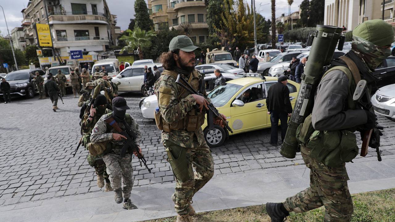 Сирийские силовики вступили в бой со сторонниками Асада в Дамаске