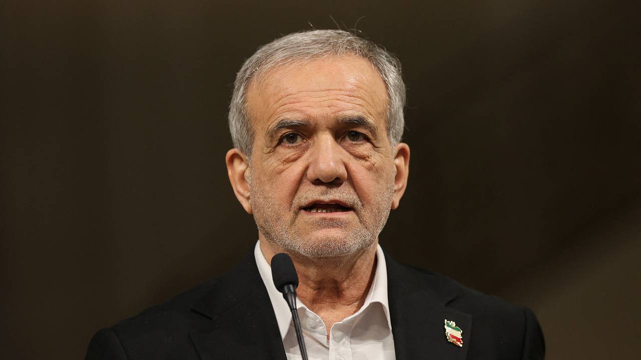 Пезешкиан заявил о разногласиях с лидером Ирана по переговорам с США