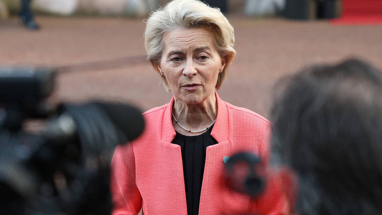 Глава Еврокомиссии призвала срочно вооружить Европу