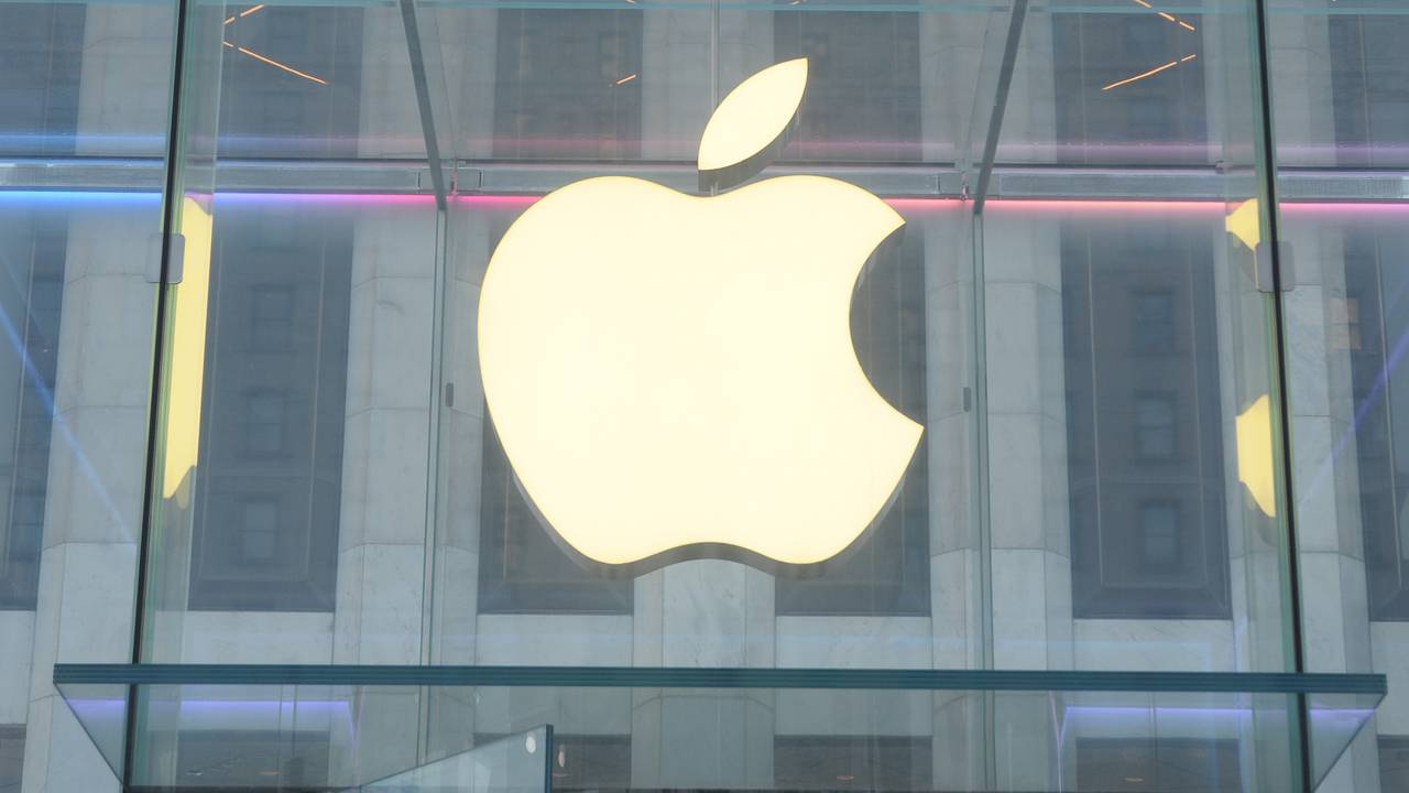 Гаджеты Apple позволили следить за людьми