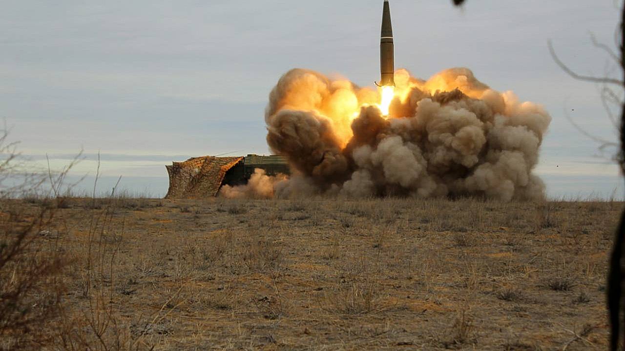 «Никто не наказан». Власти Украины попытались скрыть массовую гибель военных ВСУ на полигоне после удара российского «Искандера»