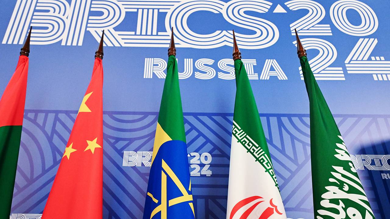 Крупная азиатская страна решила повысить независимость от МВФ при помощи БРИКС