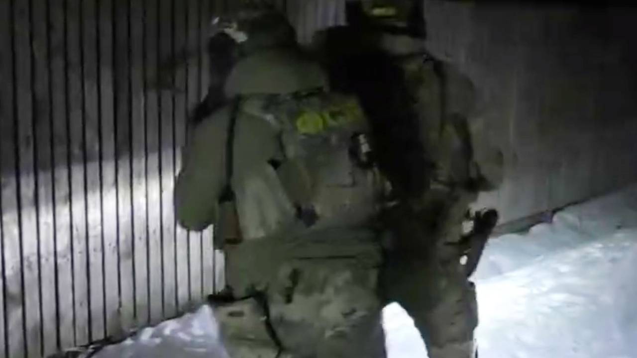 Арсенал готовившего взрывы в подмосковной синагоге и московском метро попал на видео
