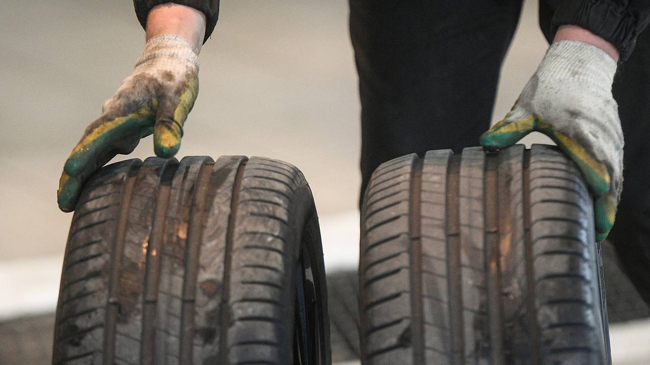 Собирающимся менять резину автомобилистам дали совет