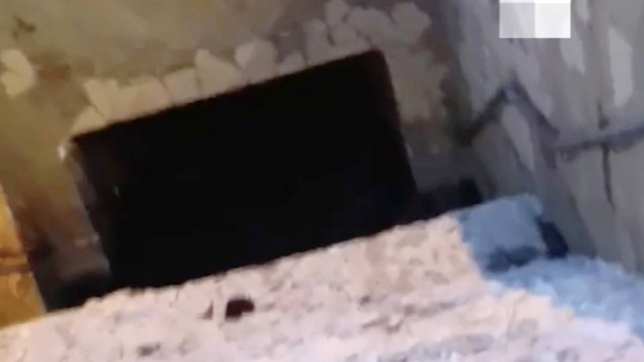 Приехавший в отпуск по ранению боец СВО едва не утонул на переходе в российском городе