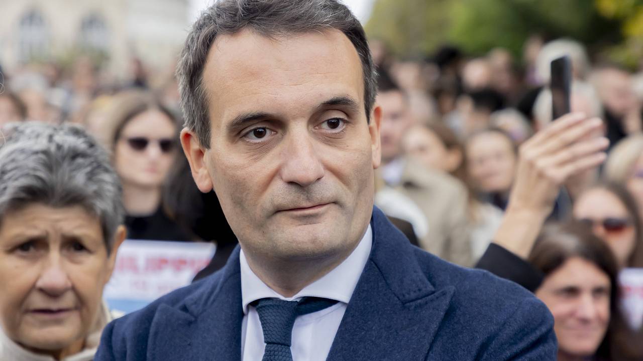 Во Франции призвали к немедленному уходу Зеленского с поста