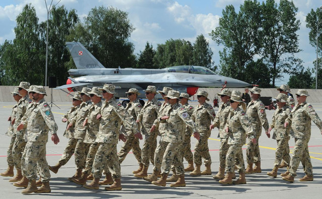Минобороны Польши опровергло сведения о нехватке средств на покраску F-16