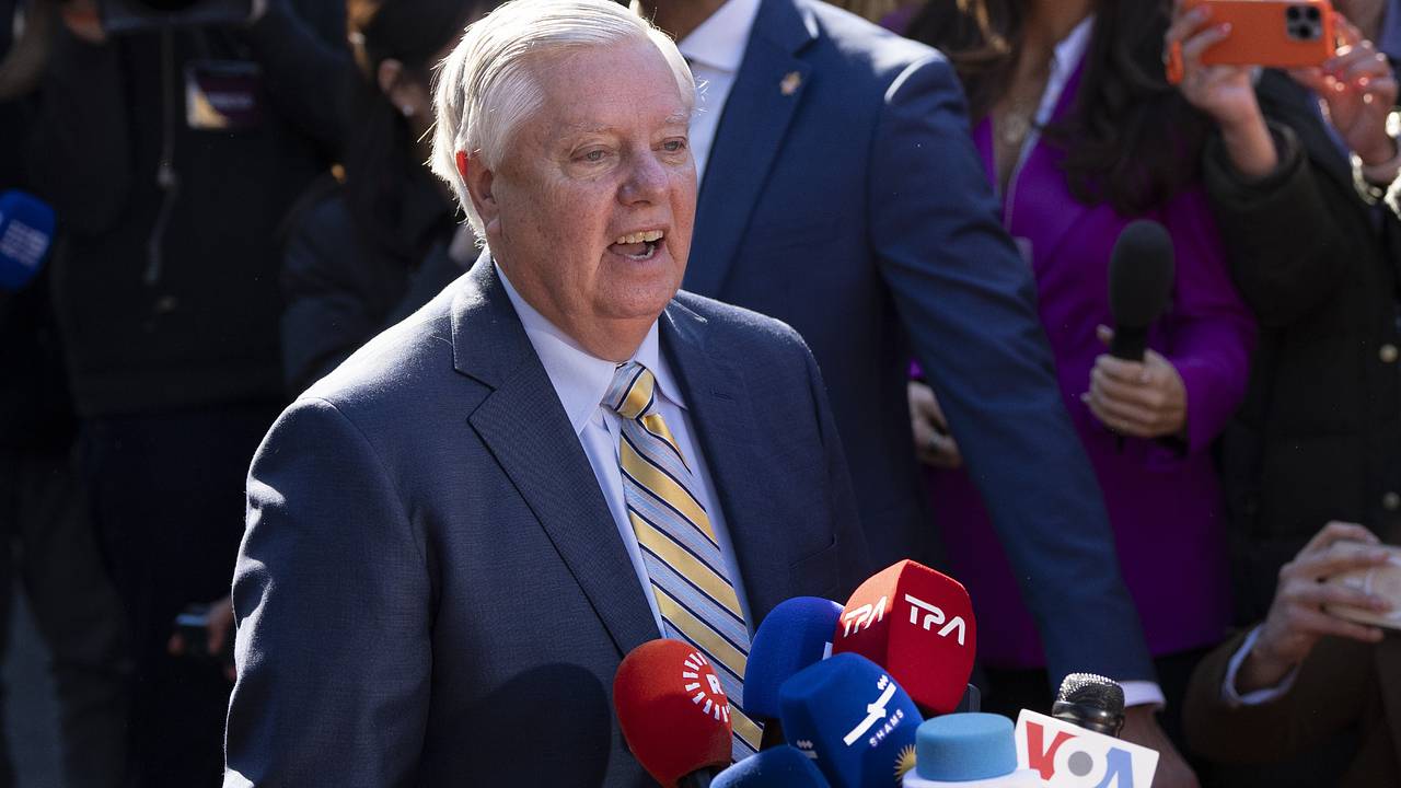 В США раскритиковали отказ Зеленского уйти в отставку