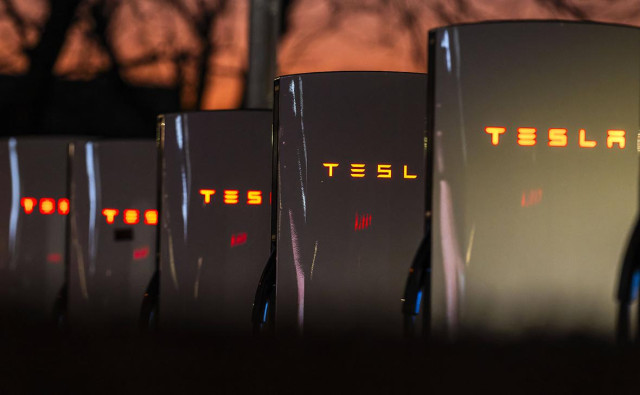 Во Франции подожгли представительство Tesla, ущерб составил €700 тыс.