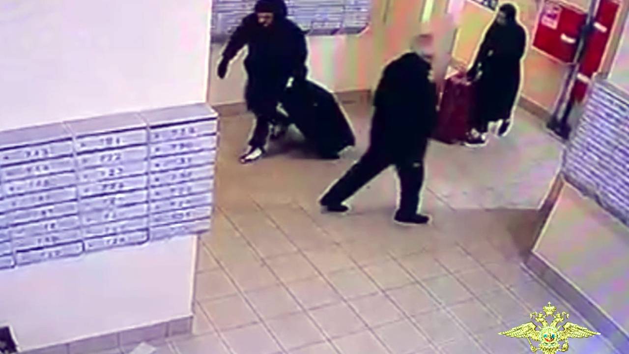 Семья расчленителей из Петербурга попала на видео