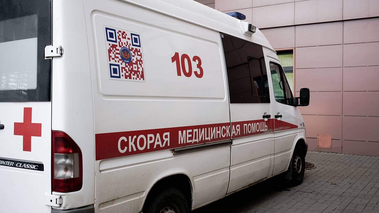 Двум медикам стало плохо после обнаружения под Москвой трех детей без сознания