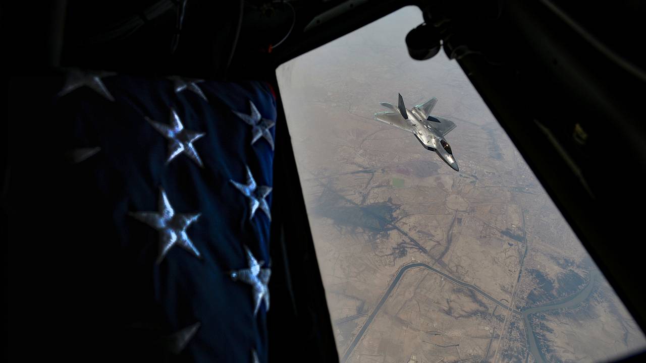 В США модернизируют истребители F-22 Raptor