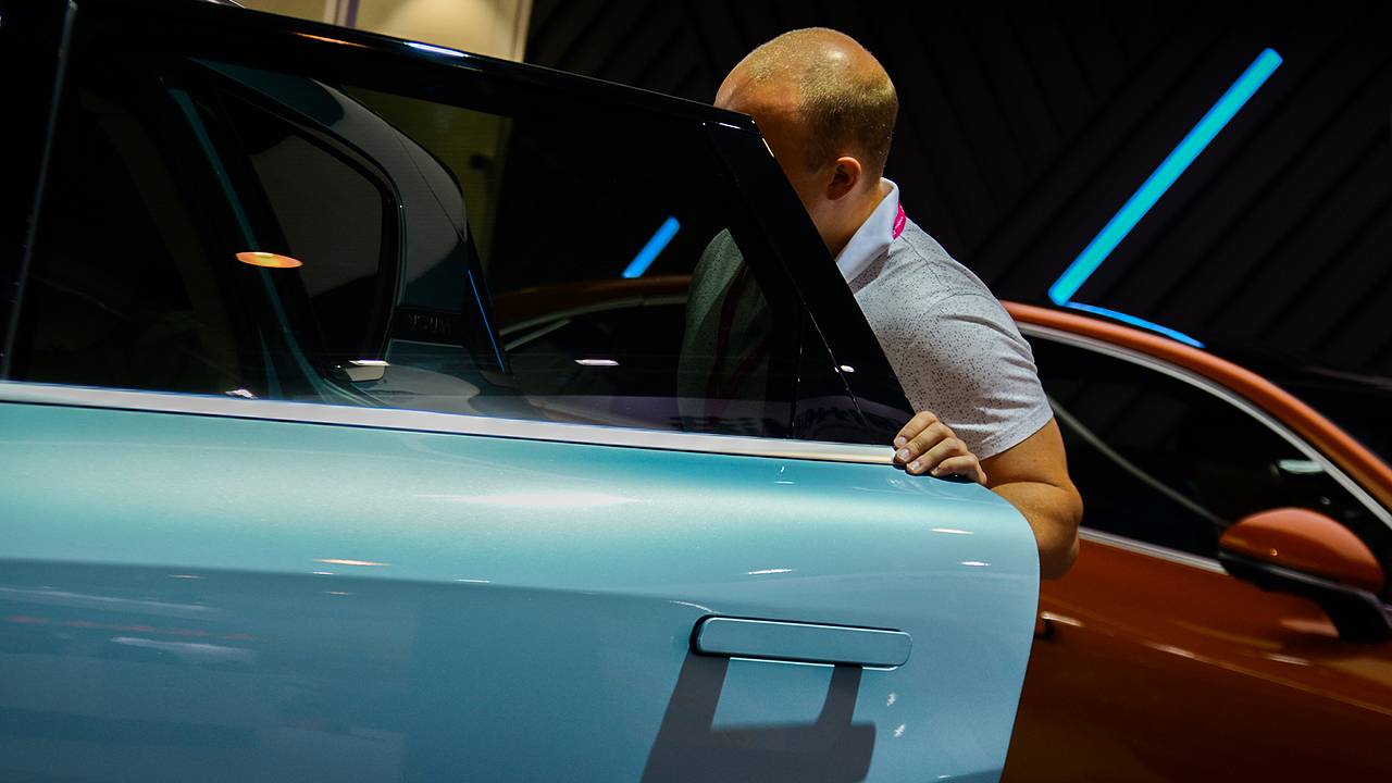 Россиян призвали не ждать прежних цен на машины ушедших из страны брендов