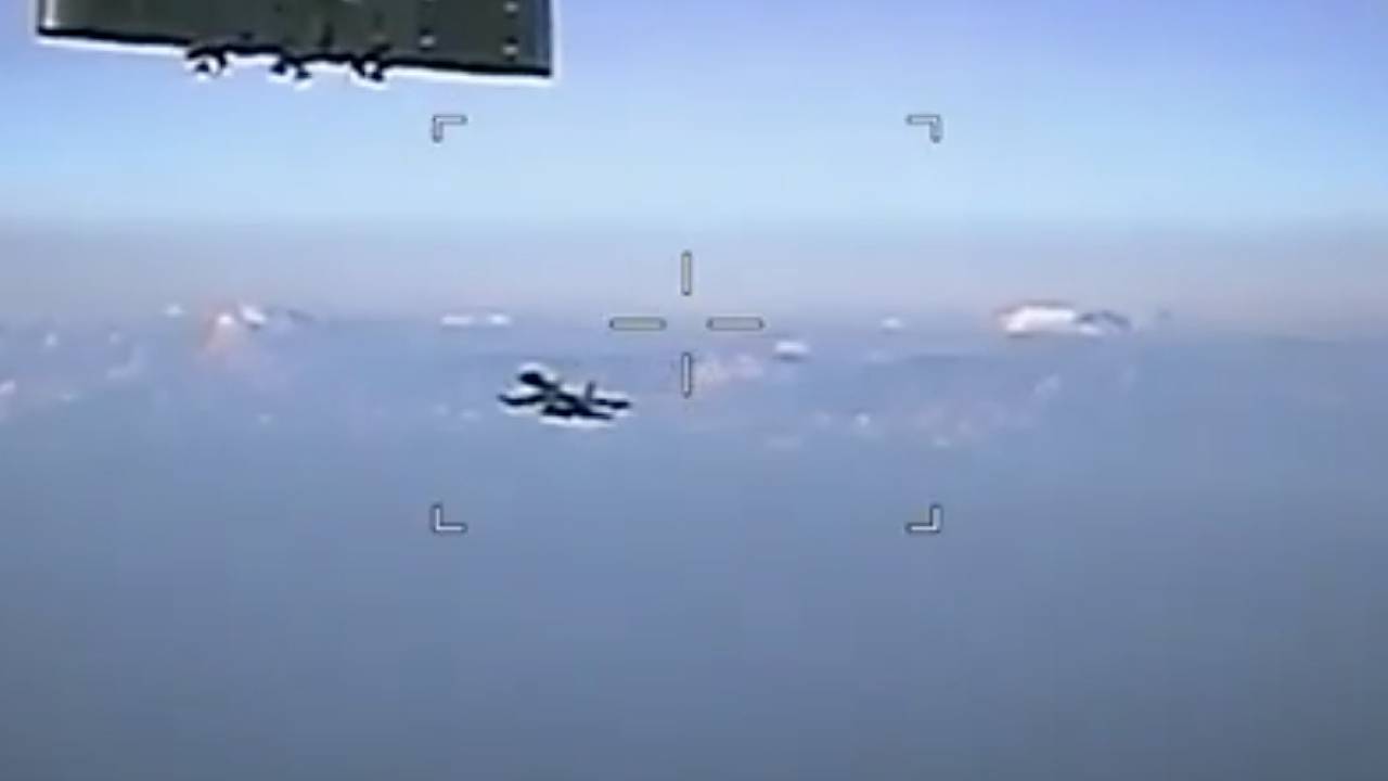 Опубликованы кадры близкого контакта российского Су-35С с французским БПЛА MQ-9 Reaper