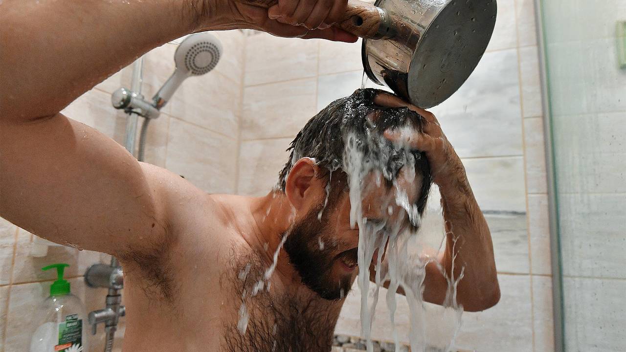 В российском городе жильцов дома лишили горячего водоснабжения на четыре месяца