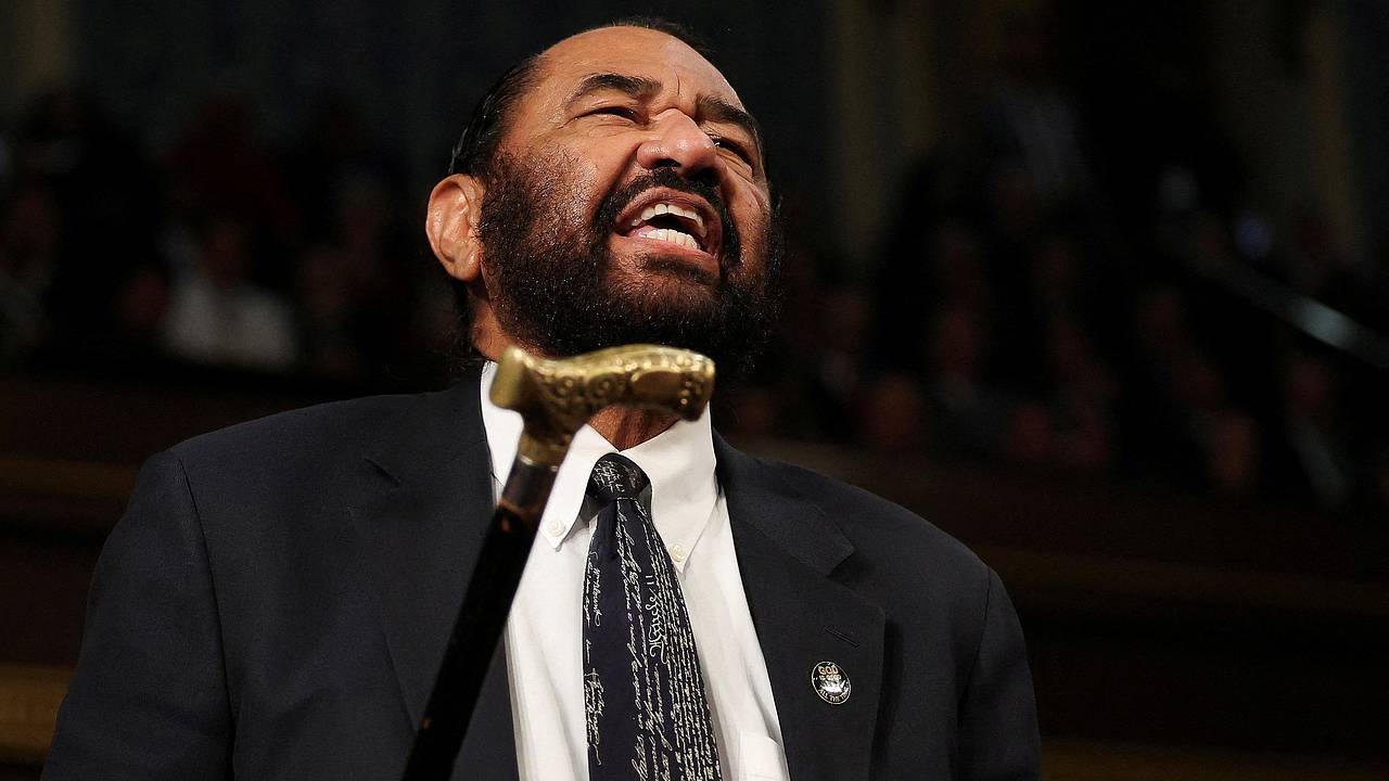 Конгрессмена выгнали из зала за попытку сорвать выступление Трампа