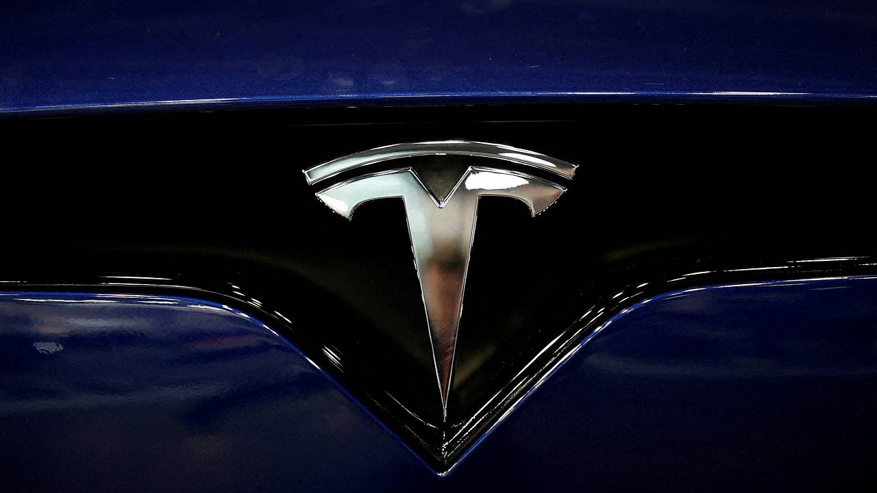 Компания Илона Маска пережила худший месяц более чем за два года
