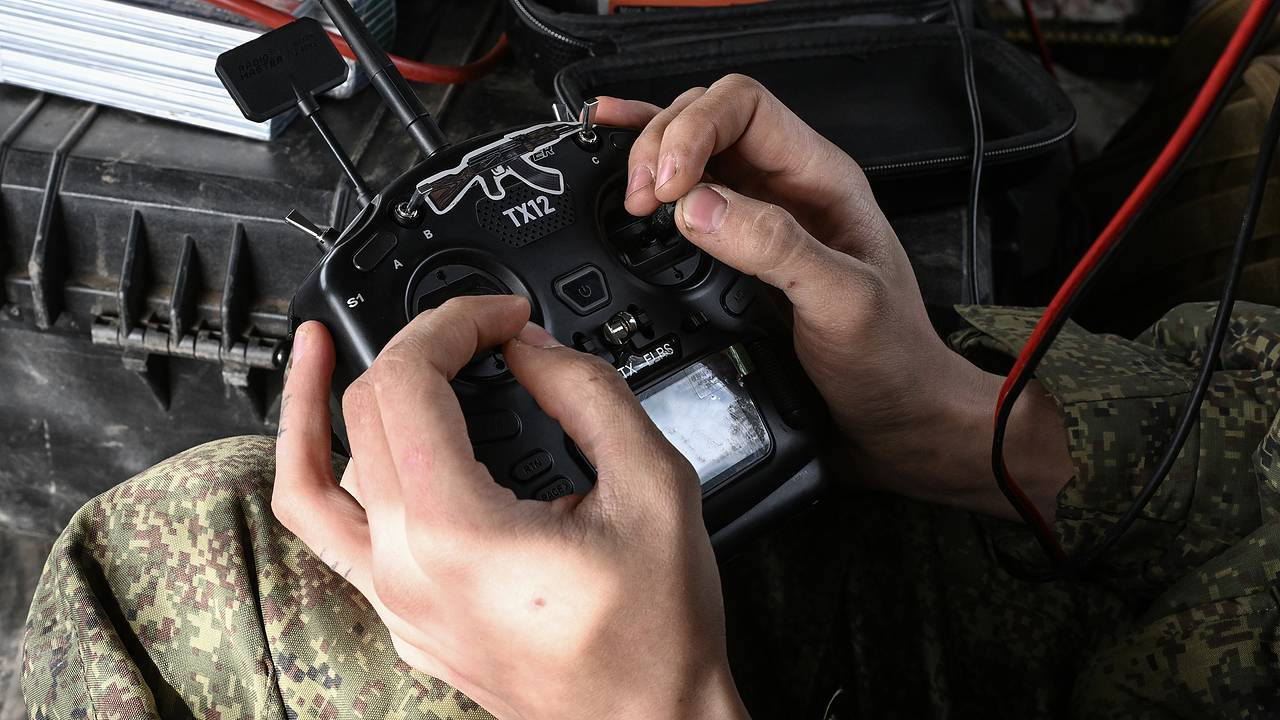 В России рассказали о применении дронов-ретрансляторов
