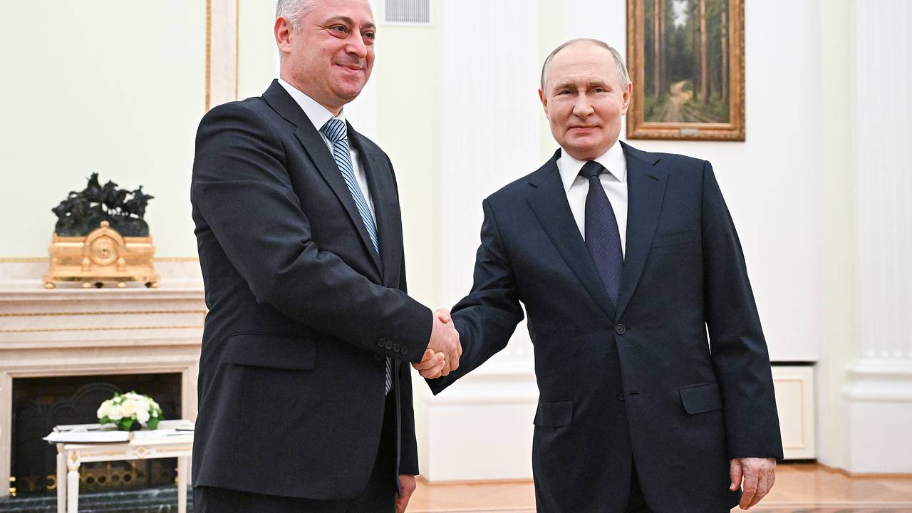 Путин ответил президенту Абхазии на просьбу о поставках электричества