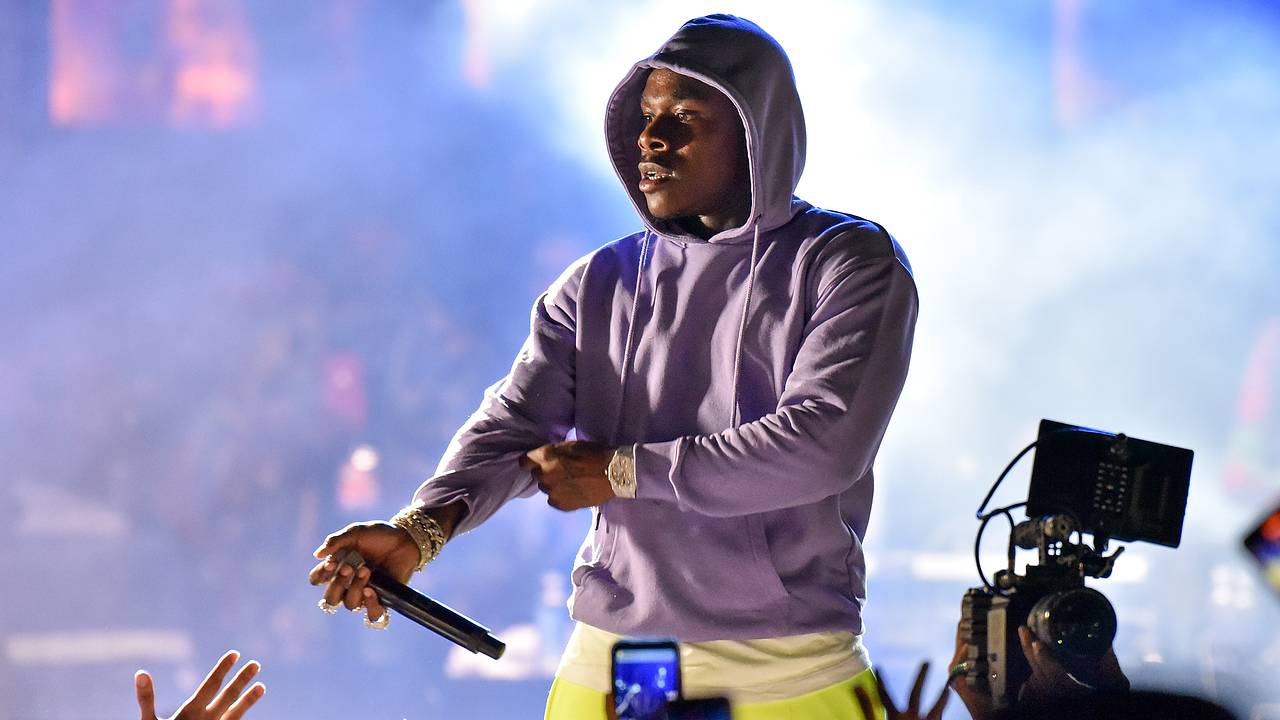Попавшего на сцену к рэперу DaBaby мальчика увезли из Москвы из-за травли