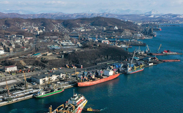 В Приморье задержали танкер за невыплату €154 тыс. морякам из России
