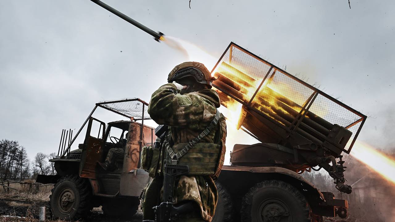 Новая фаза операции и крайне сложная обстановка. Что военкоры говорят о боях в Курской области?
