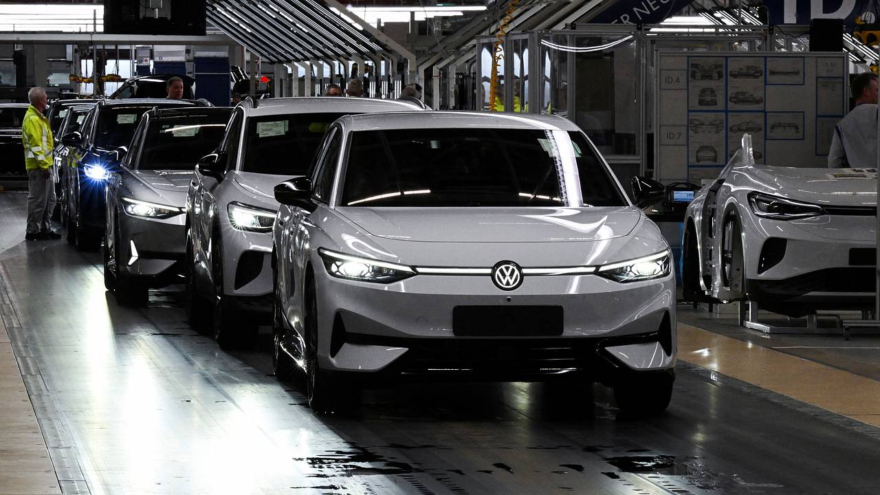 Ушедшему из России автогиганту спрогнозировали проблемы из-за политики Трампа