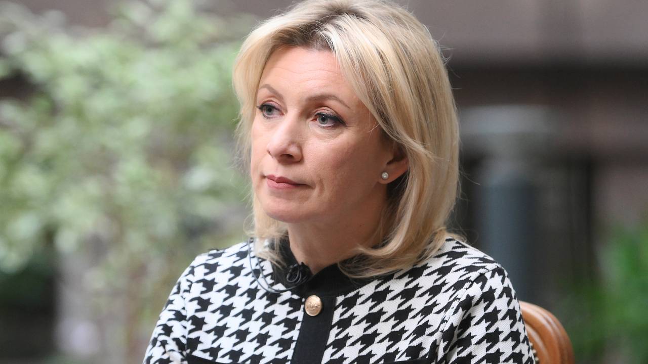 Захарова высказалась о превращении Украины в шипованную свинью