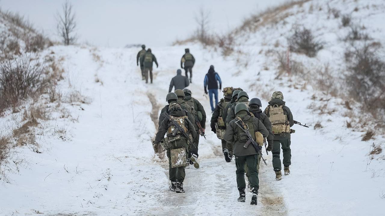В Совфеде указали молодым украинцам на «грубый и циничный» обман их Зеленским