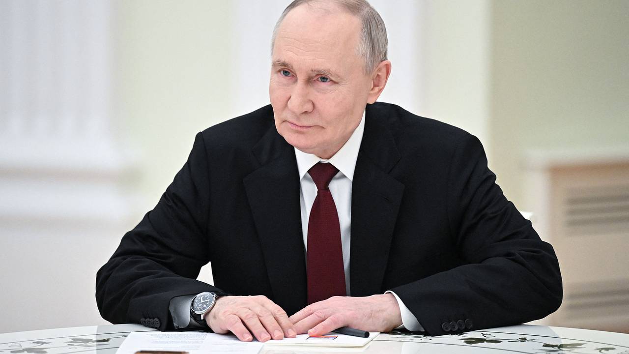 Путин заявил об отсутствии российских срочников в зоне боевых действий
