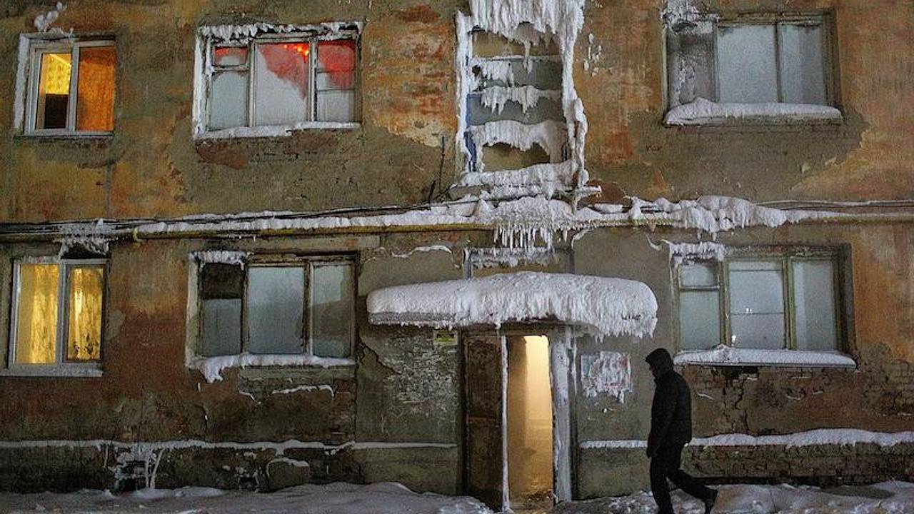 Жильцов аварийных домов предложили поселить в деревянных многоэтажках