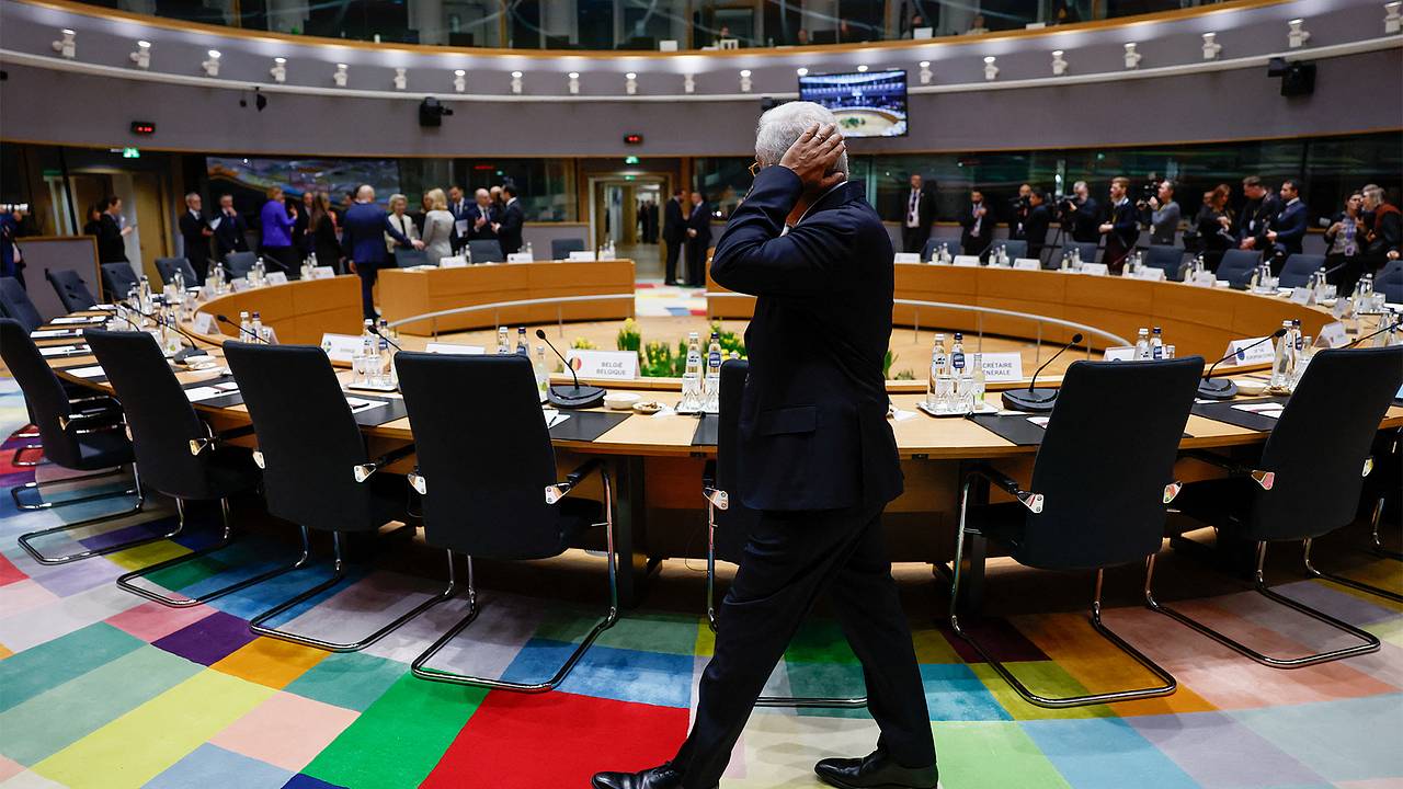 На саммите ЕС заметили российский флаг