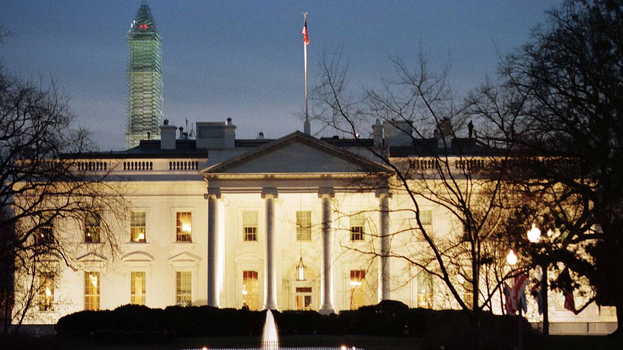 С сайта Белого дома удалили договор с Украиной