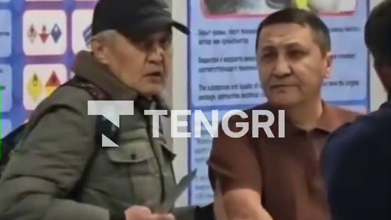 Мужчина спас заложницу в аэропорту Казахстана, прослыл героем и попал на видео