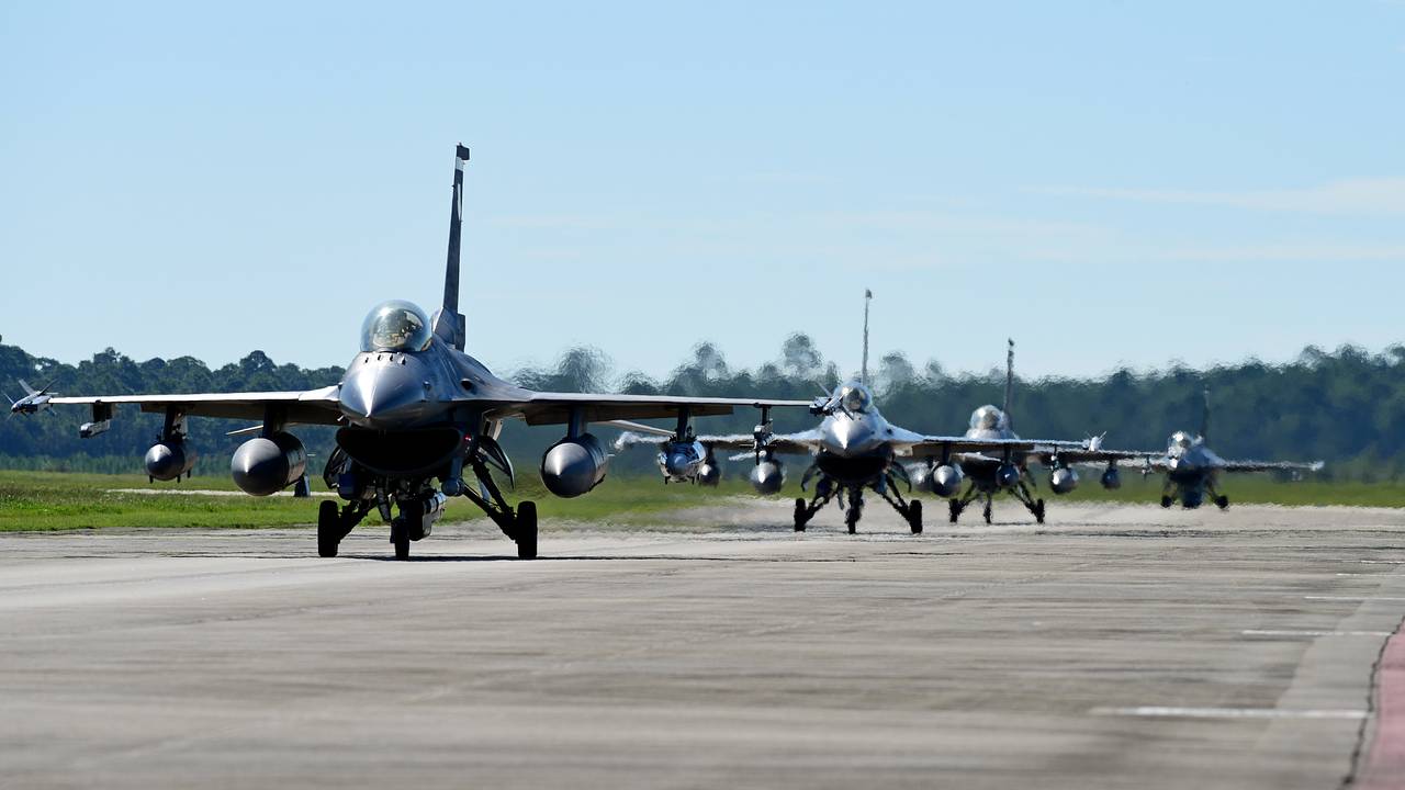 Боеготовность самолетов ВВС США рекордно снизилась
