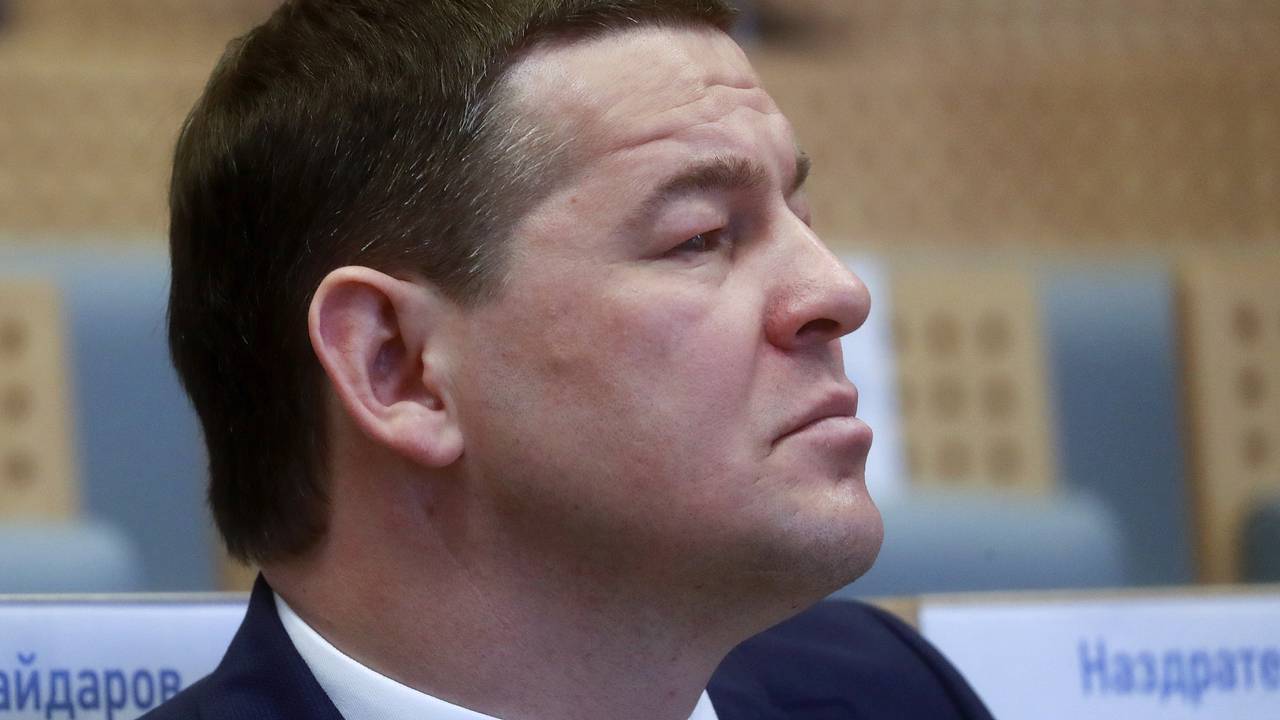 Участвовавший в СВО российский чиновник ушел в отставку. Попрощаться с ним пришли сотни людей