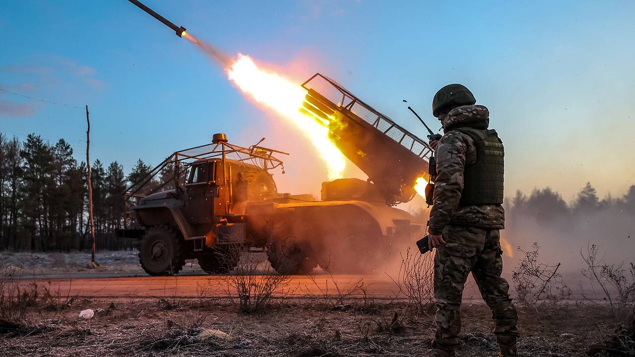 «Россия разносит Украину на поле боя». Трамп требует немедленно начать переговоры и угрожает новыми санкциями