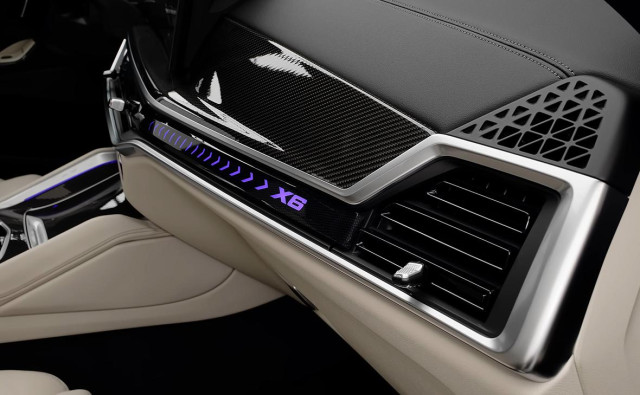 «РИА Новости» узнало о BMW X6 у жены арестованного курского чиновника