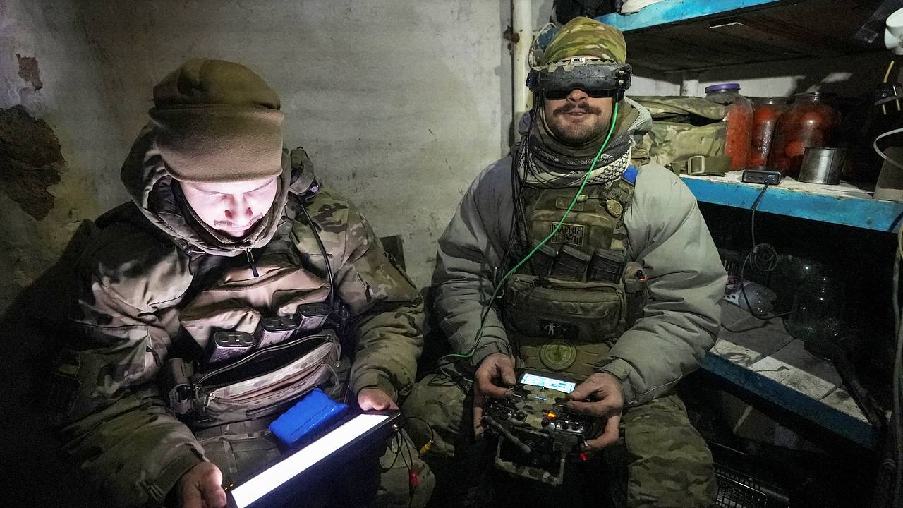 Российские войска поразили обслуживающий ВПК объект энергетики Украины