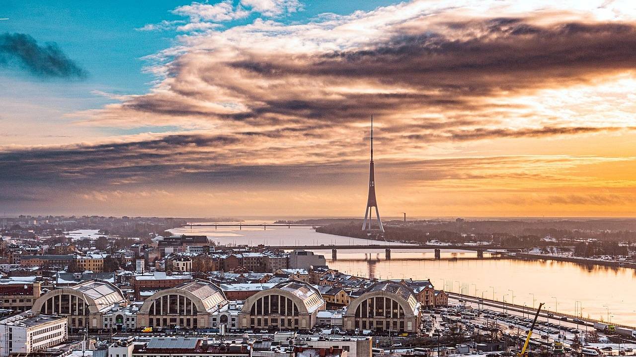 Называвшему русскоязычных соседей ватниками латвийскому депутату предъявили обвинения